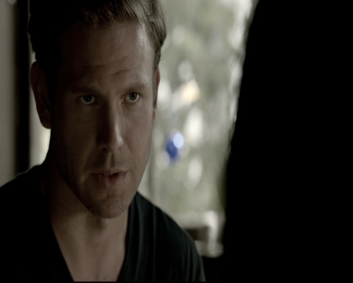 VampireDiariesWorld-dot-nl_6x02YellowLedbetter0426.jpg