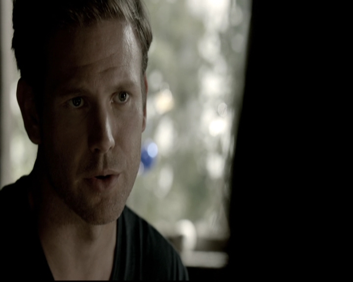 VampireDiariesWorld-dot-nl_6x02YellowLedbetter0434.jpg