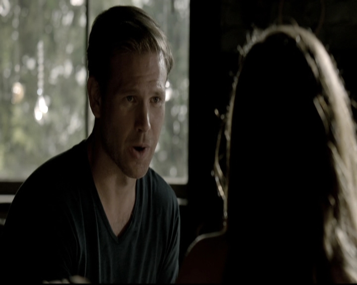 VampireDiariesWorld-dot-nl_6x02YellowLedbetter0442.jpg