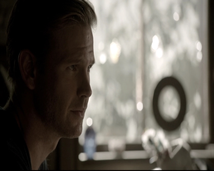 VampireDiariesWorld-dot-nl_6x02YellowLedbetter0462.jpg