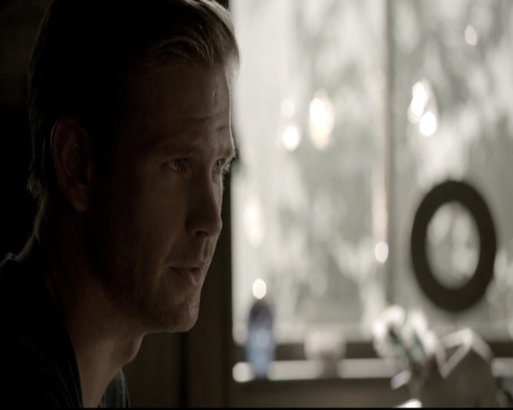 VampireDiariesWorld-dot-nl_6x02YellowLedbetter0463.jpg