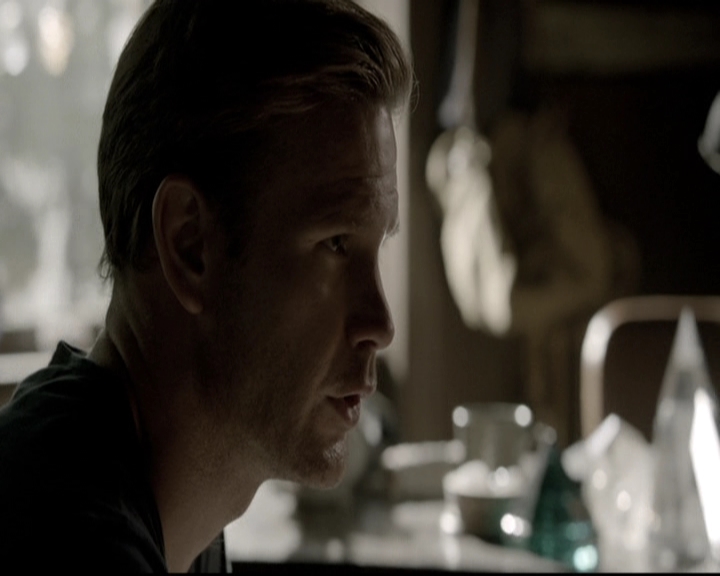 VampireDiariesWorld-dot-nl_6x02YellowLedbetter0484.jpg