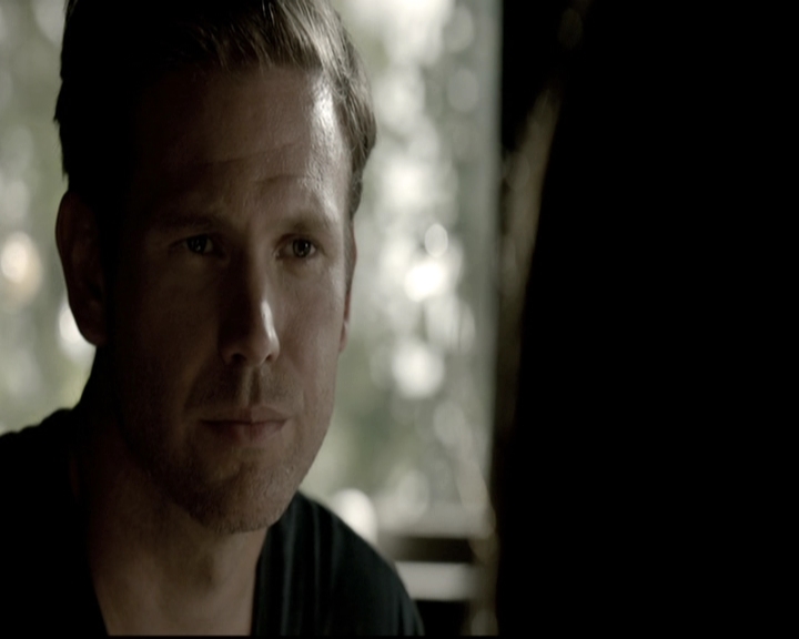 VampireDiariesWorld-dot-nl_6x02YellowLedbetter0492.jpg