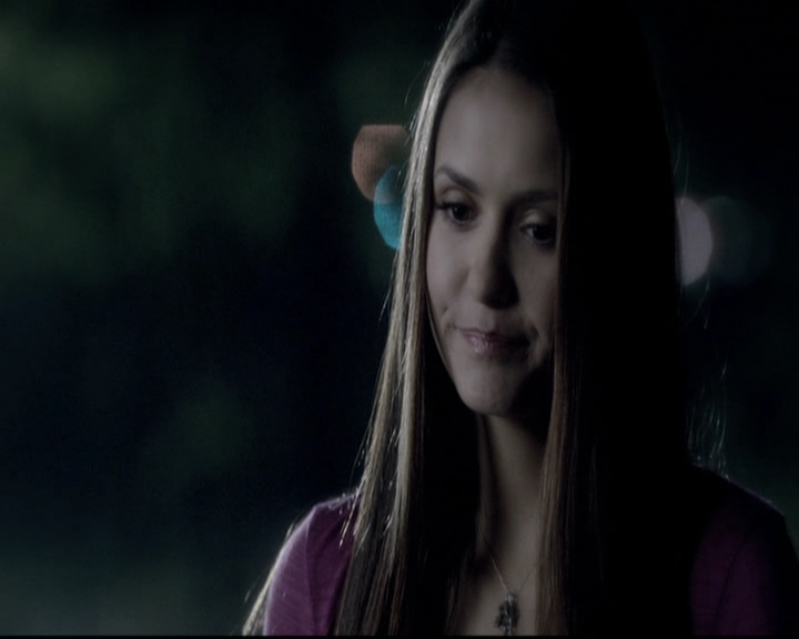 VampireDiariesWorld-dot-nl_6x02YellowLedbetter0501.jpg