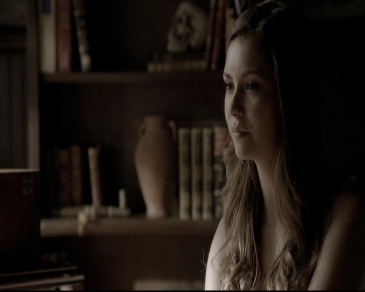 VampireDiariesWorld-dot-nl_6x02YellowLedbetter0504.jpg