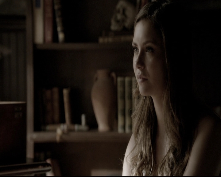 VampireDiariesWorld-dot-nl_6x02YellowLedbetter0505.jpg