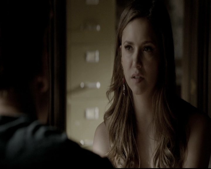 VampireDiariesWorld-dot-nl_6x02YellowLedbetter0507.jpg