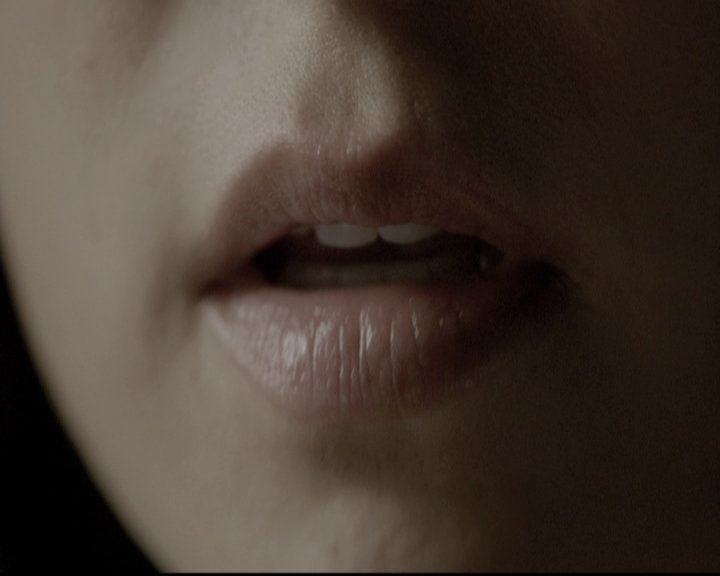 VampireDiariesWorld-dot-nl_6x02YellowLedbetter0540.jpg