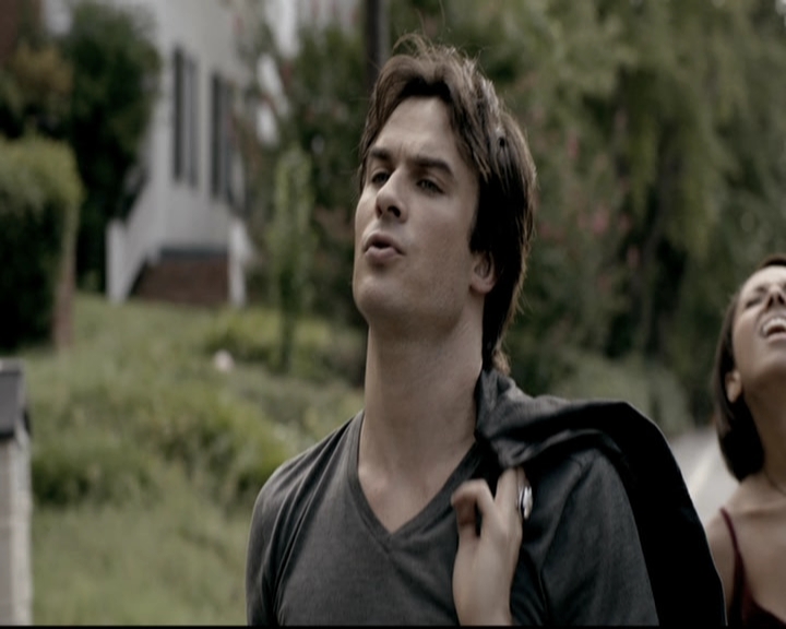 VampireDiariesWorld-dot-nl_6x02YellowLedbetter0553.jpg