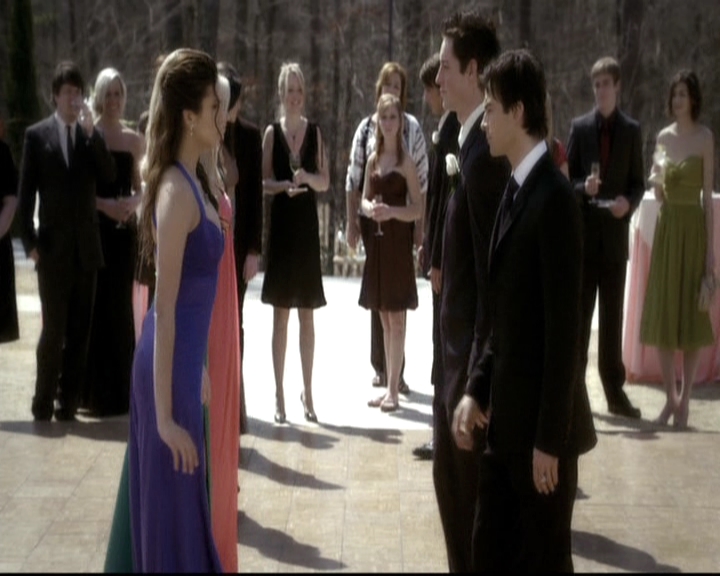 VampireDiariesWorld-dot-nl_6x02YellowLedbetter1227.jpg