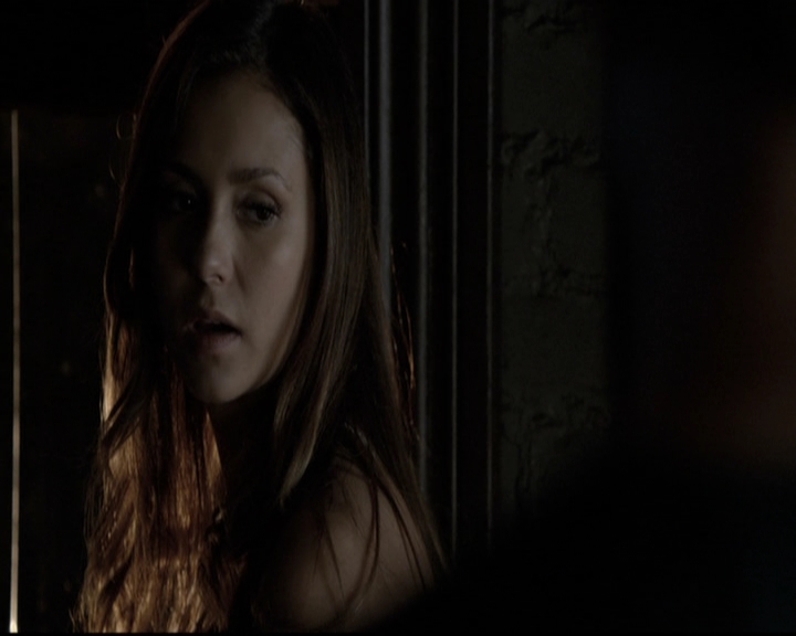VampireDiariesWorld-dot-nl_6x02YellowLedbetter1234.jpg