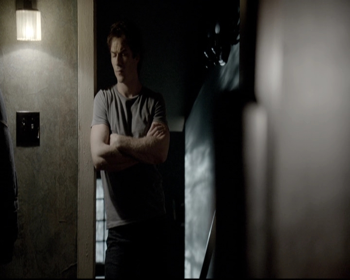 VampireDiariesWorld-dot-nl_6x02YellowLedbetter1779.jpg
