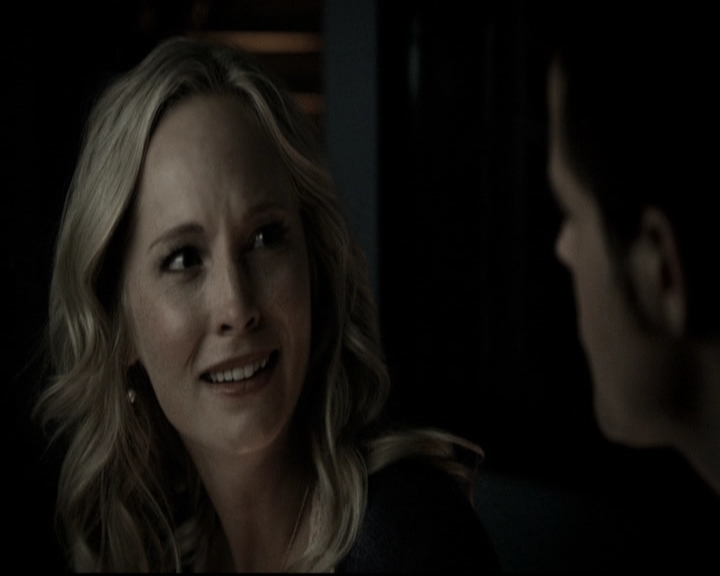 VampireDiariesWorld-dot-nl_6x10ChristmasThroughYourEyes1995.jpg