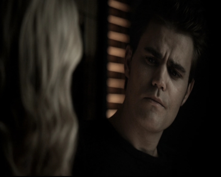 VampireDiariesWorld-dot-nl_6x10ChristmasThroughYourEyes1998.jpg