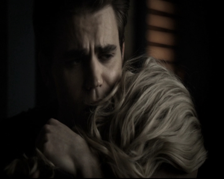 VampireDiariesWorld-dot-nl_6x10ChristmasThroughYourEyes2014.jpg
