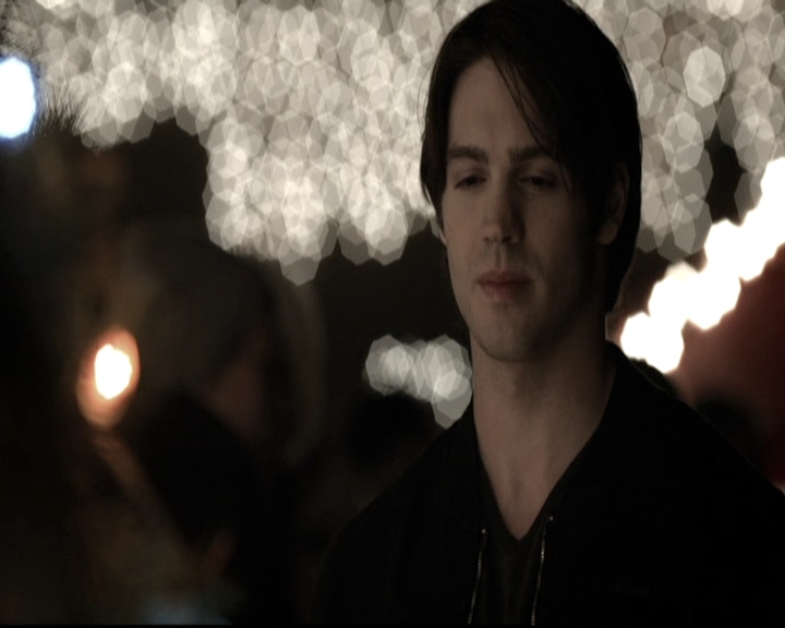 VampireDiariesWorld-dot-nl_6x10ChristmasThroughYourEyes2053.jpg
