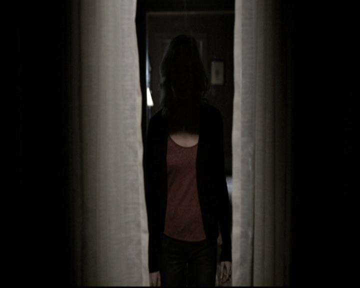 VampireDiariesWorld-dot-nl_6x12PrayerForTheDying0070.jpg
