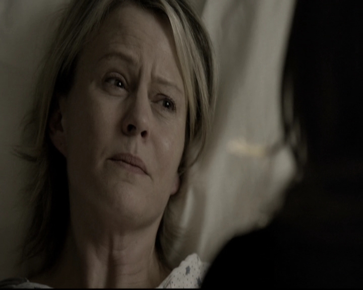 VampireDiariesWorld-dot-nl_6x12PrayerForTheDying0817.jpg