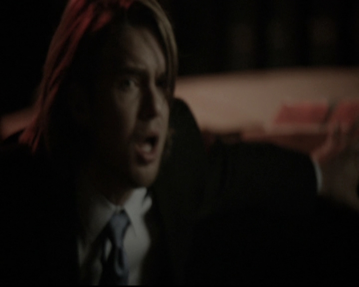 VampireDiariesWorld-dot-nl_6x12PrayerForTheDying1468.jpg
