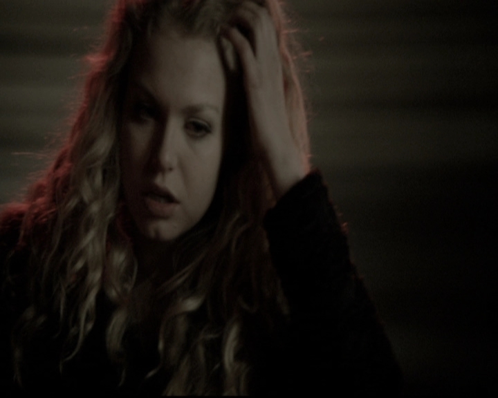 VampireDiariesWorld-dot-nl_6x12PrayerForTheDying1483.jpg
