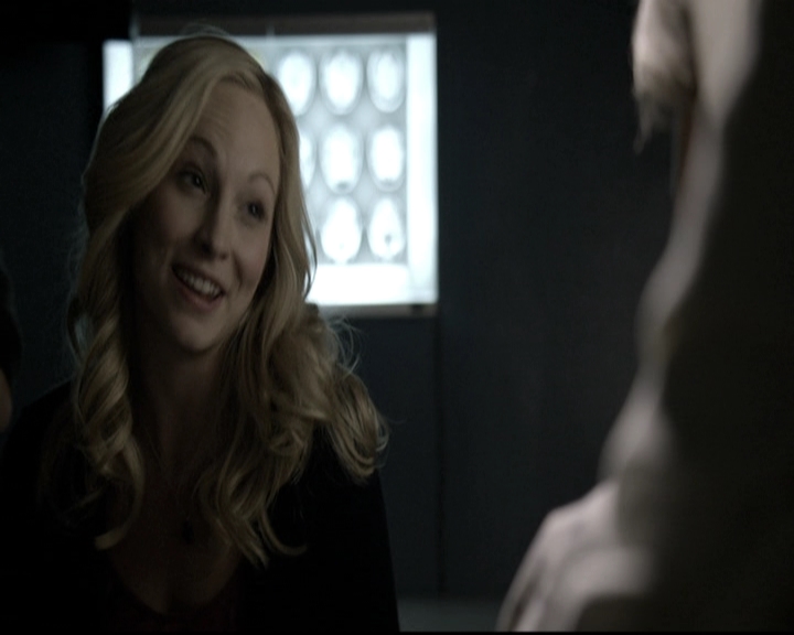 VampireDiariesWorld-dot-nl_6x12PrayerForTheDying2049.jpg