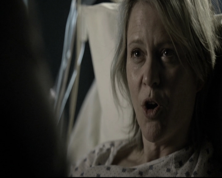 VampireDiariesWorld-dot-nl_6x12PrayerForTheDying2067.jpg
