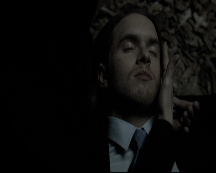 VampireDiariesWorld-dot-nl_6x12PrayerForTheDying2182.jpg