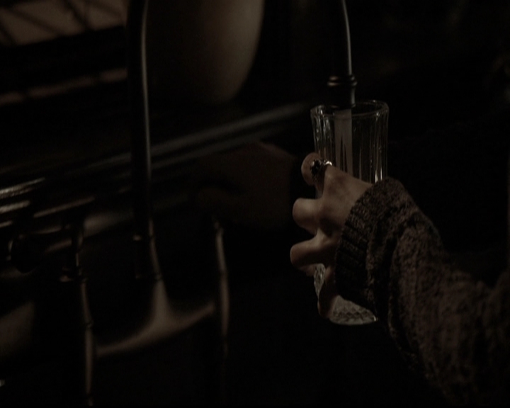 VampireDiariesWorld-dot-nl_6x15LetHerGo0114.jpg