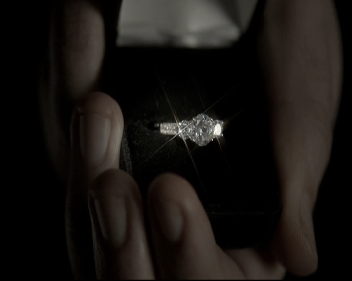 VampireDiariesWorld-dot-nl_6x15LetHerGo1817.jpg