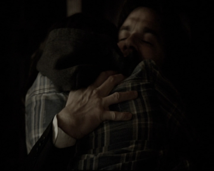 VampireDiariesWorld-dot-nl_6x15LetHerGo2231.jpg