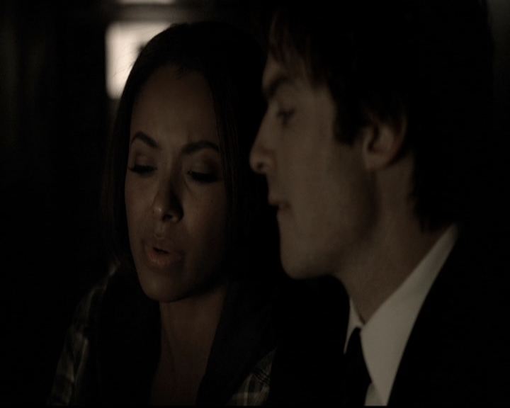VampireDiariesWorld-dot-nl_6x15LetHerGo2271.jpg
