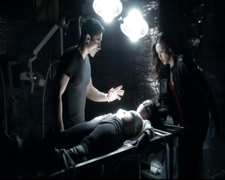 VampireDiariesWorld-dot-nl_6x16TheDownwardSpiral2181.jpg