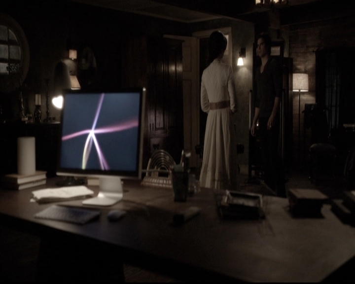 VampireDiariesWorld-dot-nl_6x17ABirdInAGildedCage1914.jpg