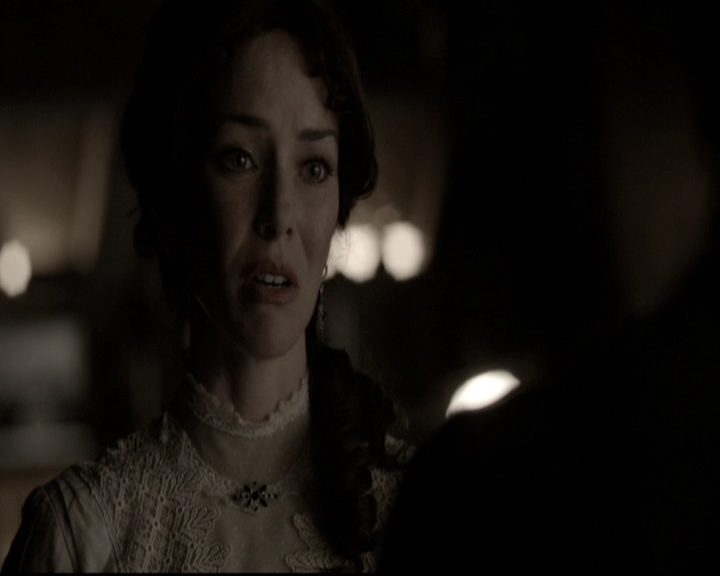 VampireDiariesWorld-dot-nl_6x17ABirdInAGildedCage1923.jpg