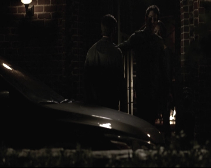 VampireDiariesWorld-dot-nl_6x22ImThinkingOfYouAllTheWhile-deletedscenes0096.jpg