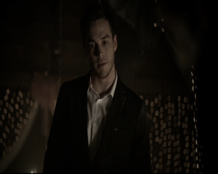 VampireDiariesWorld-dot-nl_6x22ImThinkingOfYouAllTheWhile0120.jpg