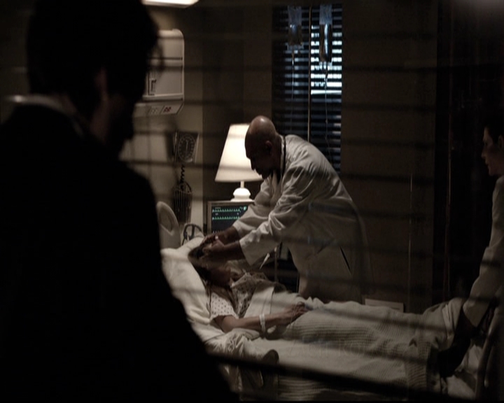 VampireDiariesWorld-dot-nl_6x22ImThinkingOfYouAllTheWhile0193.jpg