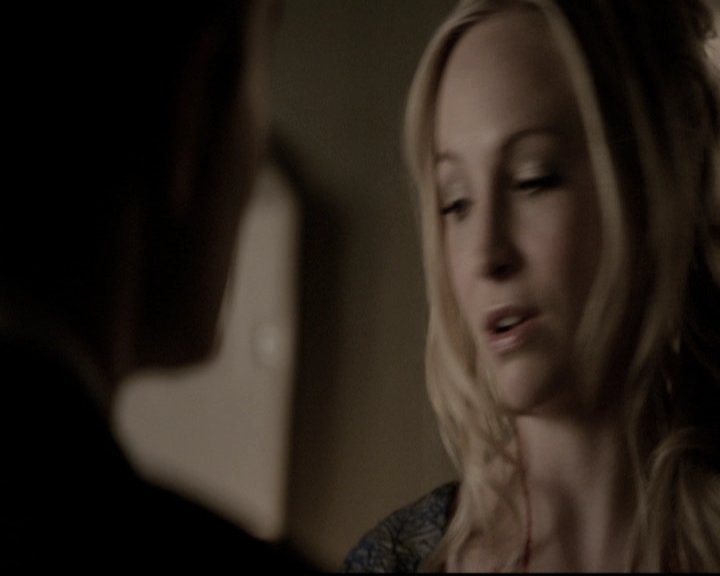 VampireDiariesWorld-dot-nl_6x22ImThinkingOfYouAllTheWhile1121.jpg