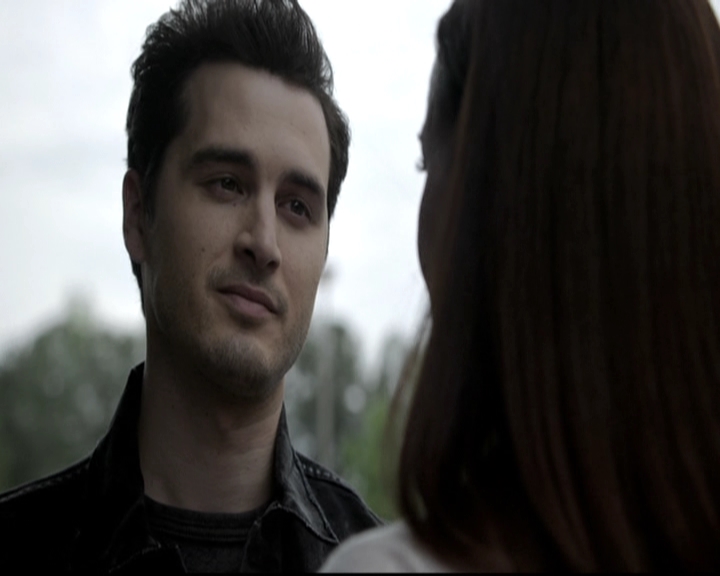 VampireDiariesWorld-dot-nl_6x22ImThinkingOfYouAllTheWhile1909.jpg