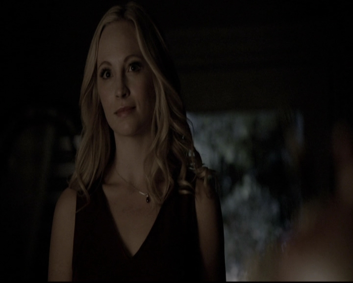 VampireDiariesWorld-dot-nl_6x22ImThinkingOfYouAllTheWhile2092.jpg