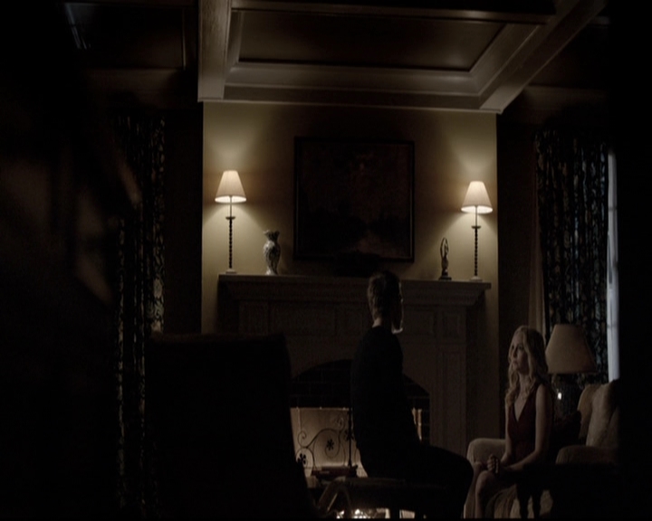 VampireDiariesWorld-dot-nl_6x22ImThinkingOfYouAllTheWhile2109.jpg