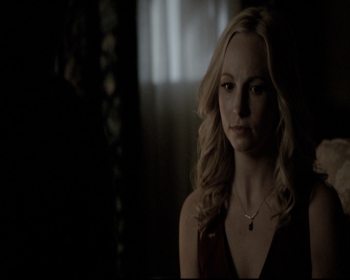 VampireDiariesWorld-dot-nl_6x22ImThinkingOfYouAllTheWhile2115.jpg