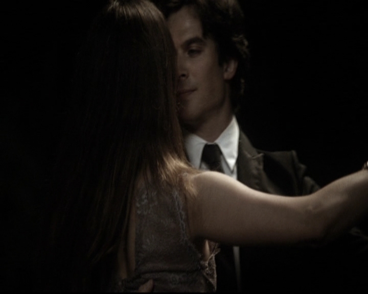 VampireDiariesWorld-dot-nl_6x22ImThinkingOfYouAllTheWhile2127.jpg