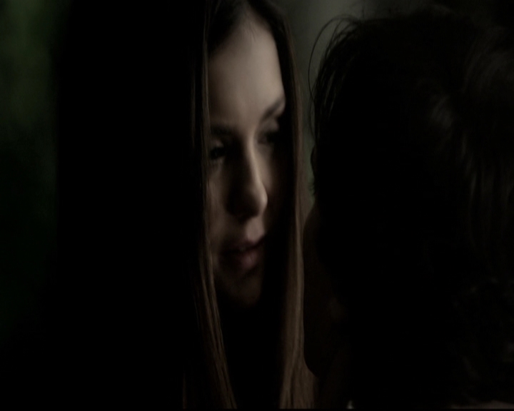 VampireDiariesWorld-dot-nl_6x22ImThinkingOfYouAllTheWhile2192.jpg