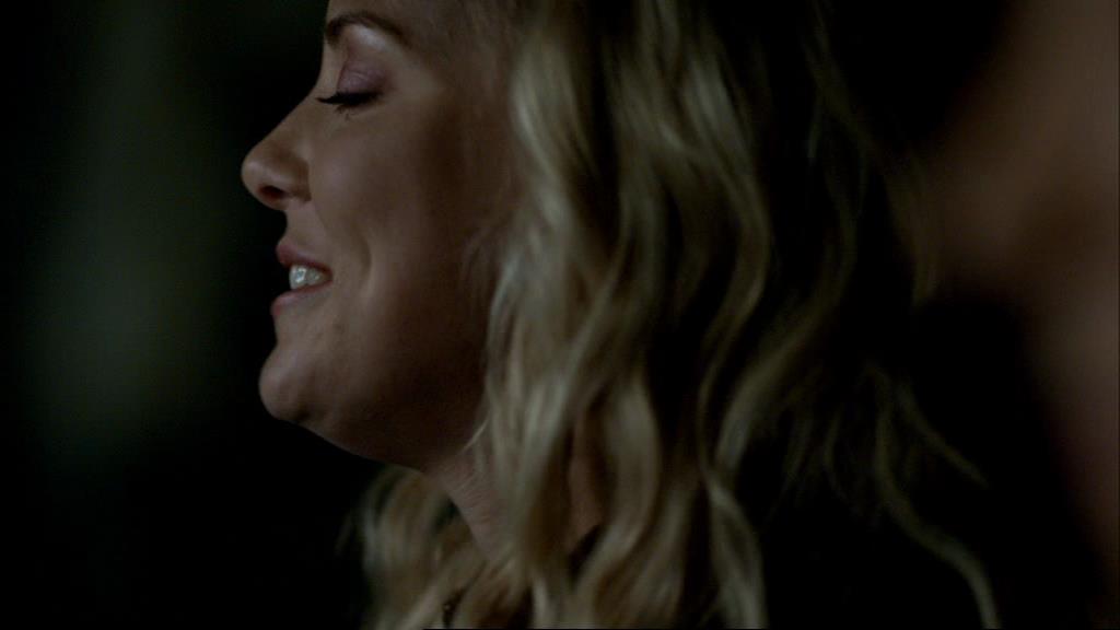 VampireDiariesWorld-dot-org_1x01Pilot_Captures00032.jpg