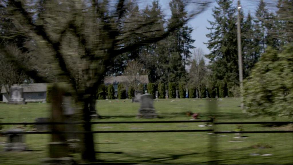 VampireDiariesWorld-dot-org_1x01Pilot_Captures00229.jpg