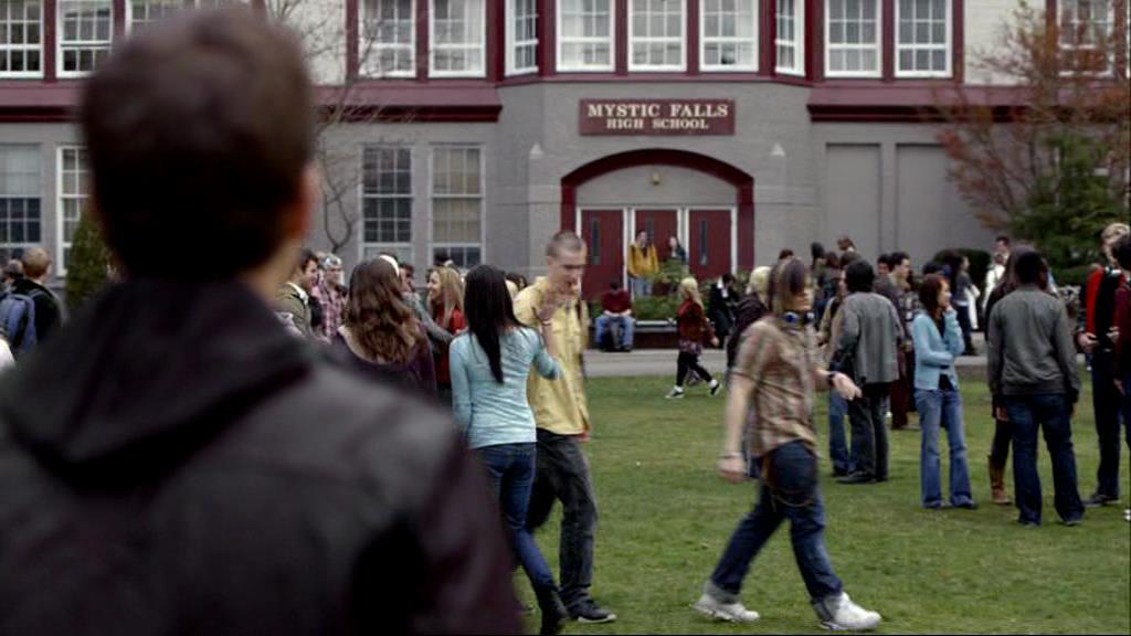 VampireDiariesWorld-dot-org_1x01Pilot_Captures00304.jpg