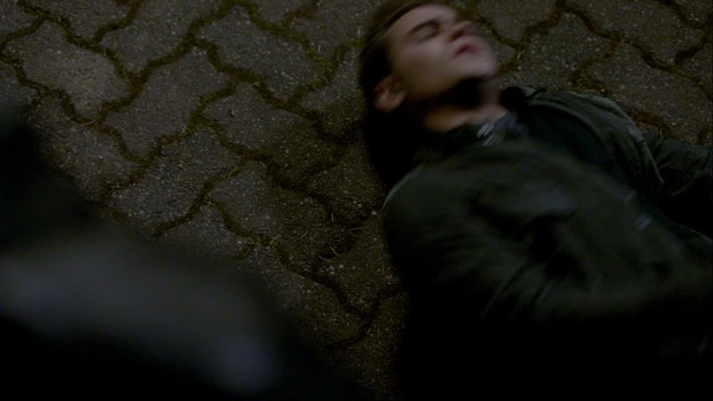 VampireDiariesWorld-dot-org_1x01Pilot_Captures02251.jpg