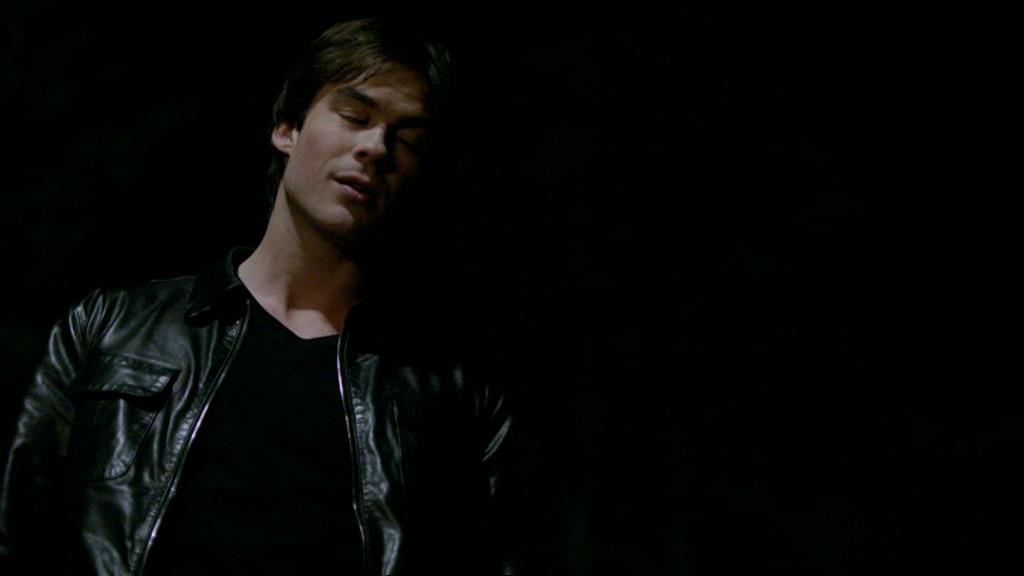 VampireDiariesWorld-dot-org_1x01Pilot_Captures02263.jpg