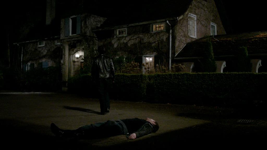 VampireDiariesWorld-dot-org_1x01Pilot_Captures02268.jpg